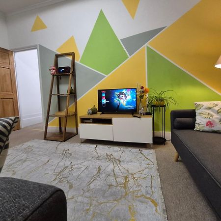 شقة Stylish And Bright Flat In London N8 Turnpike Lane - Piccadilly Line المظهر الخارجي الصورة